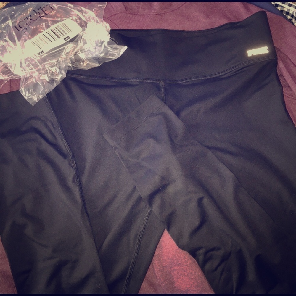 NEW - VS PINK ULTIMATE leggings -M